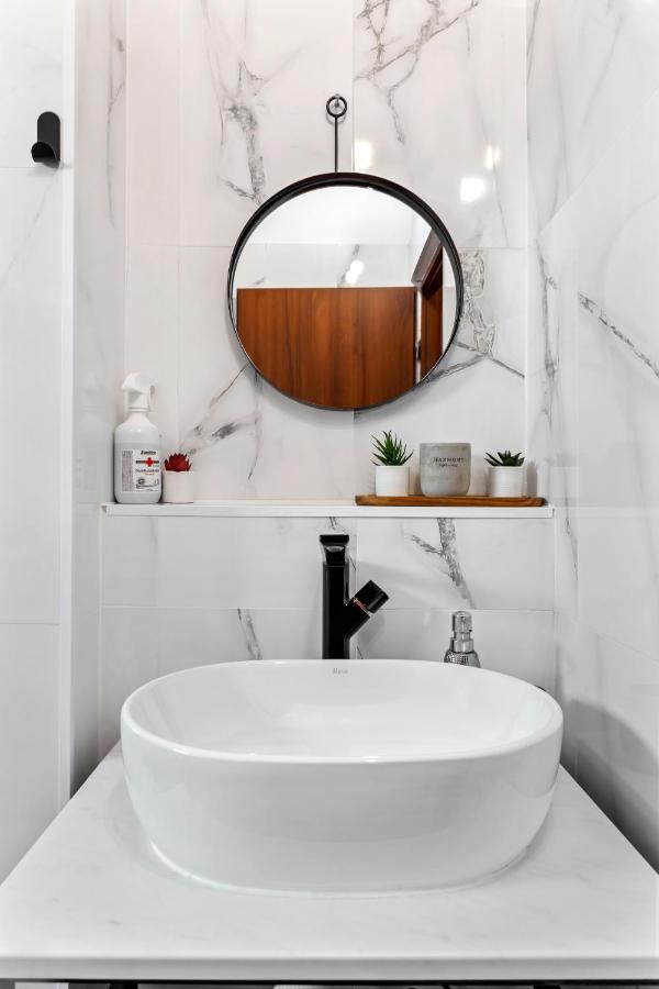 בוקרשט Cozy Special City Center - Old Town Apartment With Terrace מראה חיצוני תמונה