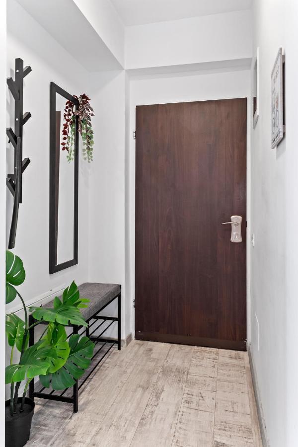 בוקרשט Cozy Special City Center - Old Town Apartment With Terrace מראה חיצוני תמונה